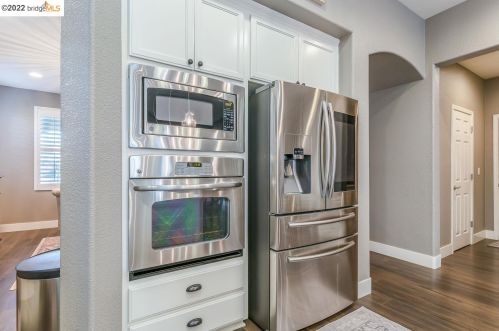 15 Solstice Ct, Oakley CA  94561-1759 exterior