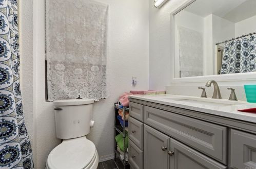 5378 Golden Ave, Riverside CA  92505-2417 exterior