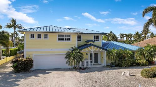 8538 Coconut St, Hobe Sound FL  33455-2915 exterior