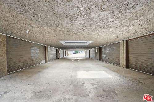 327 Madison Way, Glendale CA  91205-3325 exterior