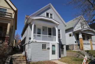 2809 Bremen St, Milwaukee WI  53212-2620 exterior
