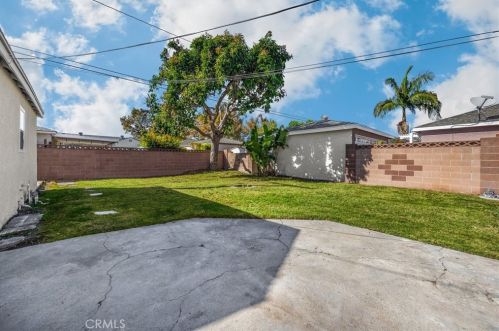 6139 Hazelbrook Ave, Lakewood CA  90712-1162 exterior