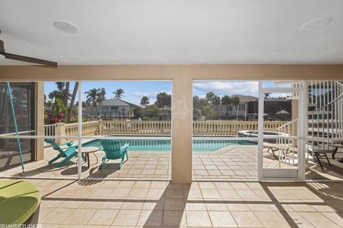 446 Bayside Ave, Naples FL 34108-2314 exterior