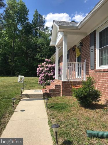16461 Richmond Tpke, Bowling Green VA  22427-2207 exterior