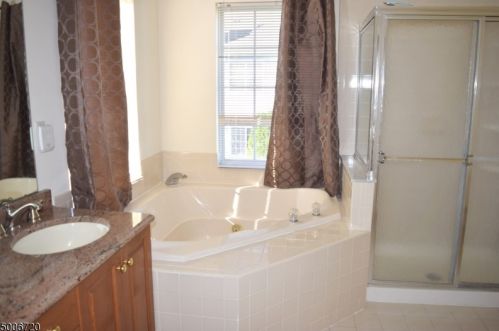 97 Crown Point Rd, Parsippany NJ  07054-3414 exterior