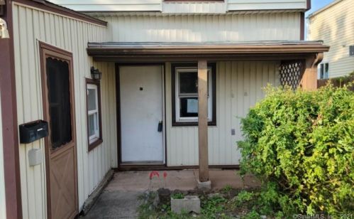 6 Heather Sq, Middletown, CT 06457-1624