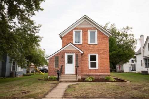 611 Pine St, Sauk Centre, MN 56378-1543