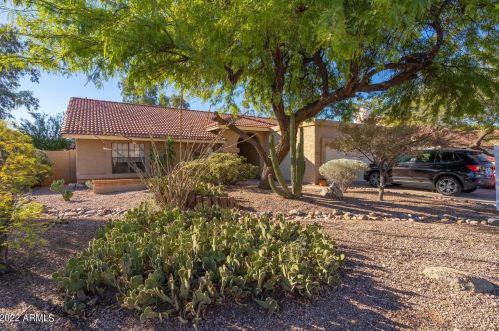 2655 Kenwood St, Mesa, AZ 85213-2340
