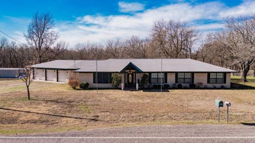 384 Fm 904, Pecan Gap, TX 75469-4021