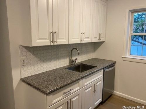 2543 Jerusalem Ave, North Bellmore NY  11710-1828 exterior