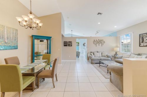 15726 16 Ct, Hollywood FL 33026-0509 exterior