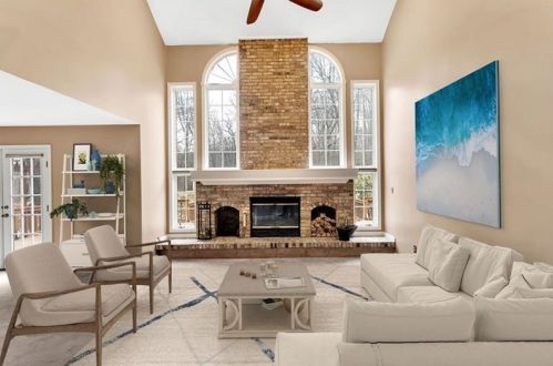 132 Old Quarry Rd, Clinton, PA 15026-1546
