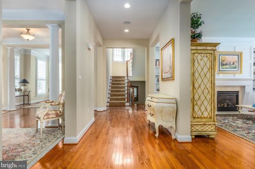 18345 Mid Ocean Pl, Leesburg VA 20176-7451 exterior