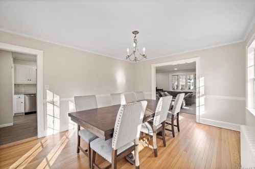 2 Tennyson St, Hartsdale NY  10530-1319 exterior