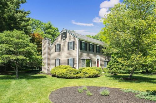 11 Greenhaven Rd, Tompkins Corners, NY 10579-3303