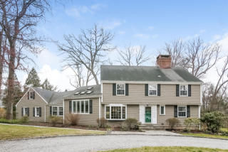 101 Colony Rd, Tokeneke, CT 06820-3906