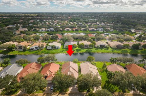 7358 Kahana Dr, Boynton Beach FL  33437-8103 exterior