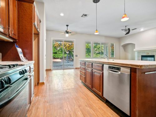 2431 Emerald Lake Ln, Elk Grove CA  95758-3608 exterior