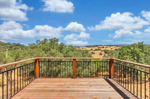 7085 Gallagher Rd, Pilot Hill, CA 95664-9651
