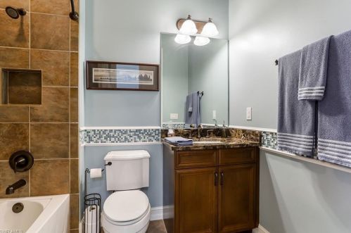 6488 Caldecott Dr, Naples FL  34113-3193 exterior