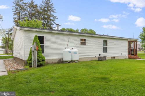 1439 Mainsville Rd, Lees Cross Roads PA  17257-9274 exterior