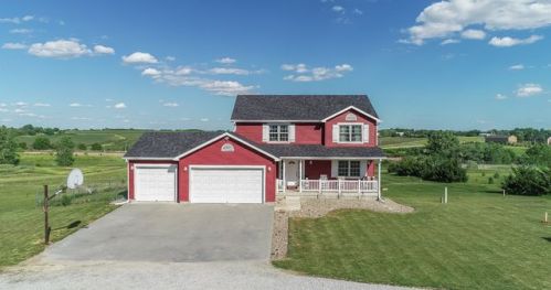8101 David Dr, Firth, NE 68358-6237