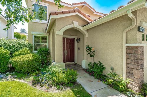 28772 Woodside Dr, Santa Clarita, CA 91390-3100