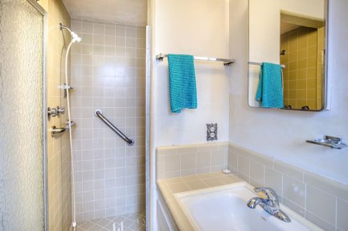 4 Casa Linda Dr, Woodland CA  95695-4612 exterior