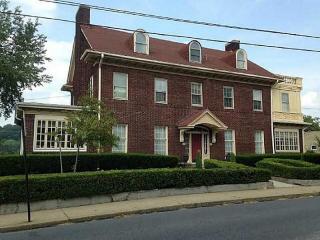 683 Oak St, Indiana, PA 15701-1870