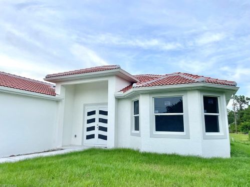 839 Carbon St, Lehigh Acres, FL 33974-9524