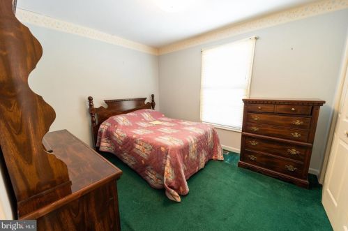 20 Gideon Ln, Falling Waters WV exterior