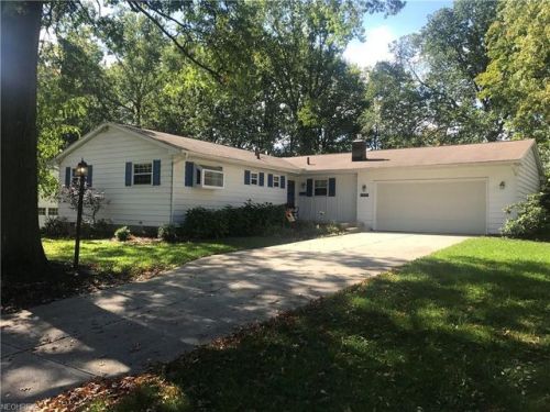 3646 Oak Rd, Cuyahoga Falls OH  44224-3935 exterior