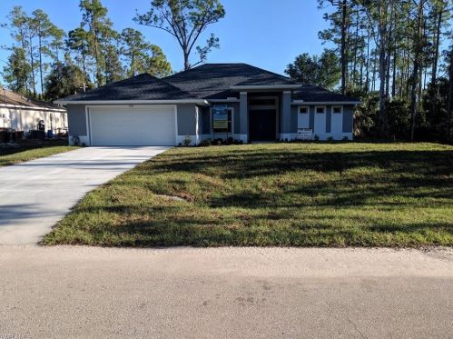 692 Manhattan St, Lehigh Acres, FL 33974-0701