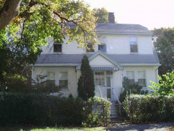 52 Aberdeen St, Newton, MA 02461-1802