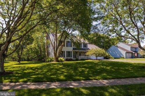 520 Paterno Dr, Harleysville, PA 19438-2219