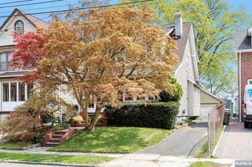 17 Glenwood Ave, Bloomfield NJ  07003-2201 exterior