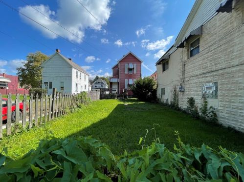 1249 Leishman Ave, New Kensington PA  15068-5650 exterior