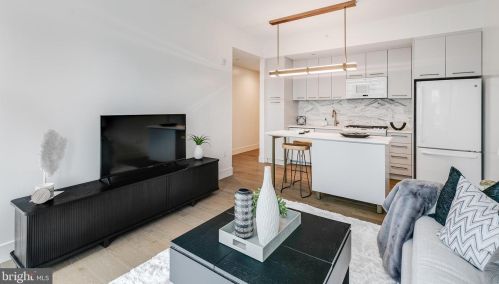 1101 Ludlow St, Philadelphia PA  19107-4222 exterior