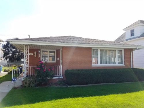 709 7th St, Mishawaka, IN 46544-2323