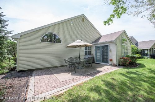 21 Oakmont Rd, Lakewood NJ  08701-5764 exterior