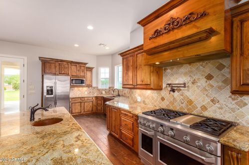 2710 Cattle Dr, Gilbert AZ  85297-8116 exterior