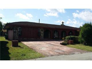 8528 Long Acre Dr, Hollywood, FL 33025-2818
