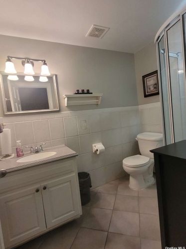 48 Birch Hill Rd, Mount Sinai NY  11766-1904 exterior