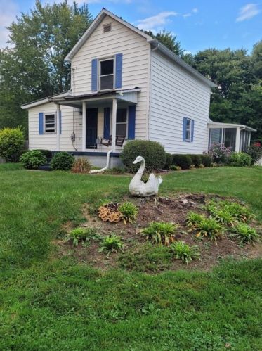 8 Argus St, Greenville, PA 16125-9729