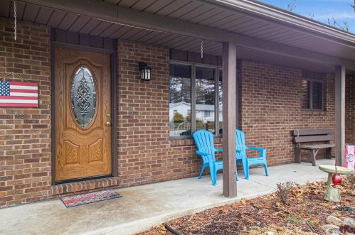 55093 Cobus Ln, Elkhart, IN 46514-8954
