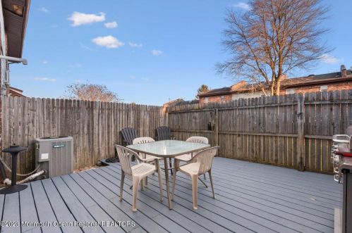 60 Greenwood Loop Rd, Bricktown NJ  08724-1254 exterior