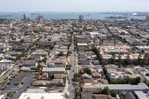 610 Almond Ave, Long Beach CA  90802-1746 exterior