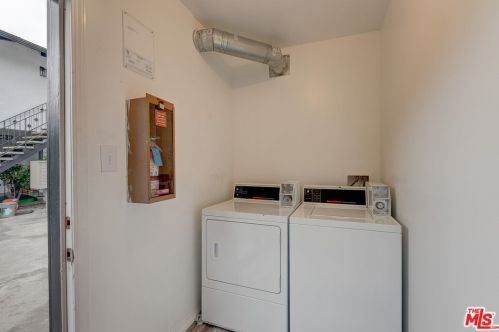 1751 Cabrillo Ave, Torrance CA  90501-3625 exterior