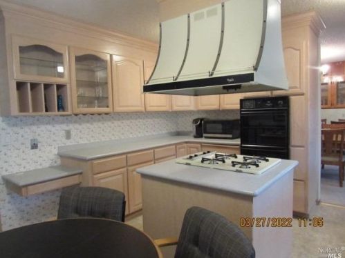 930 Live Oak Ave, Ukiah CA  95482-3733 exterior