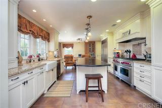 4083 Cresthaven Dr, Thousand Oaks CA  91362-4288 exterior